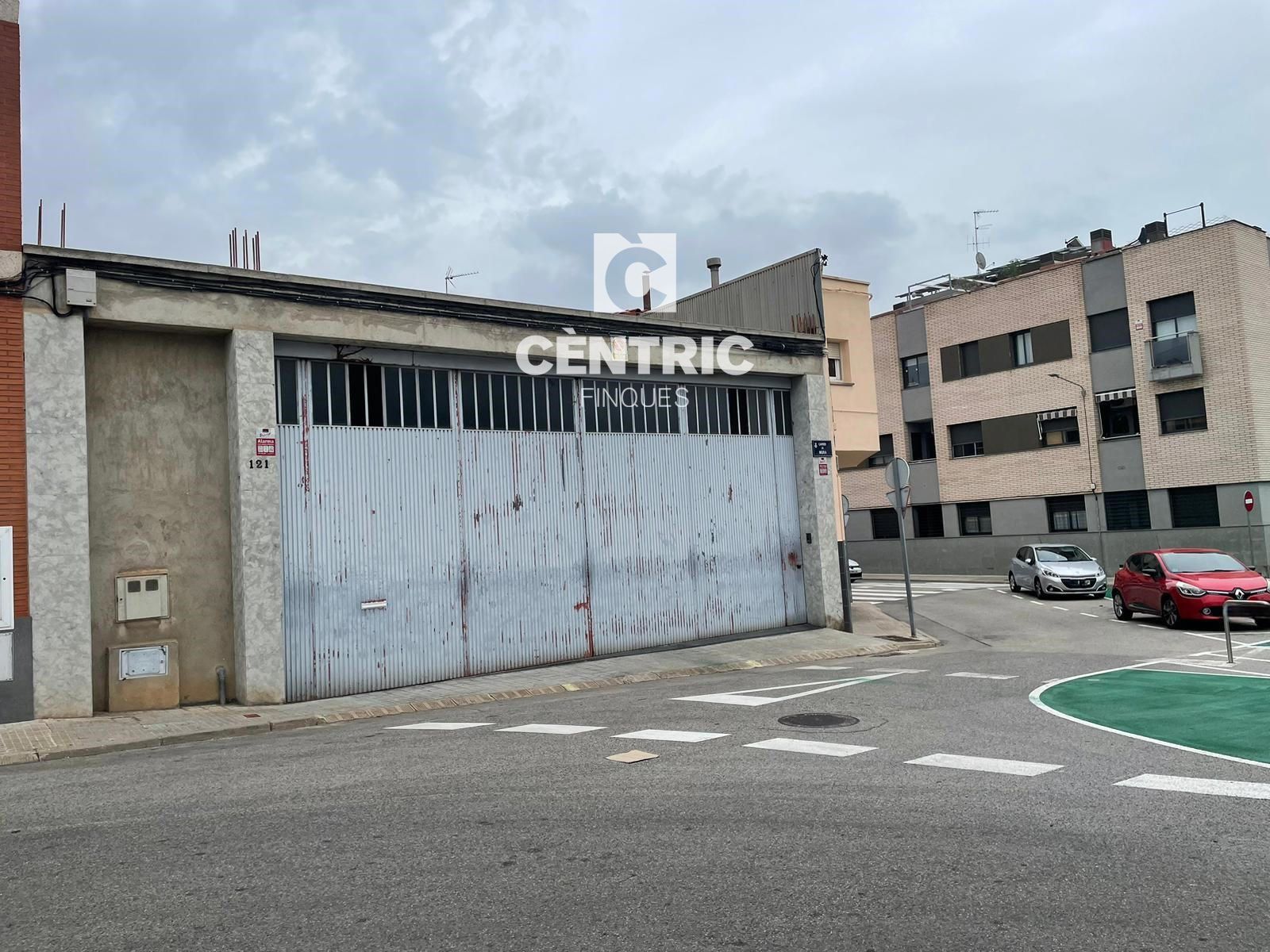Vista exterior de Nau industrial en venda en Terrassa