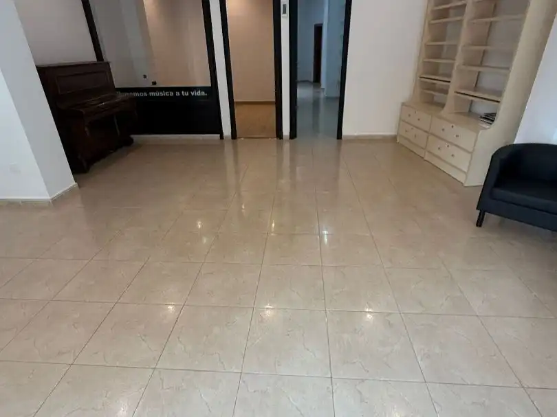 Local en venda en Jerez de la Frontera amb Aire condicionat, Parquet i Moblat