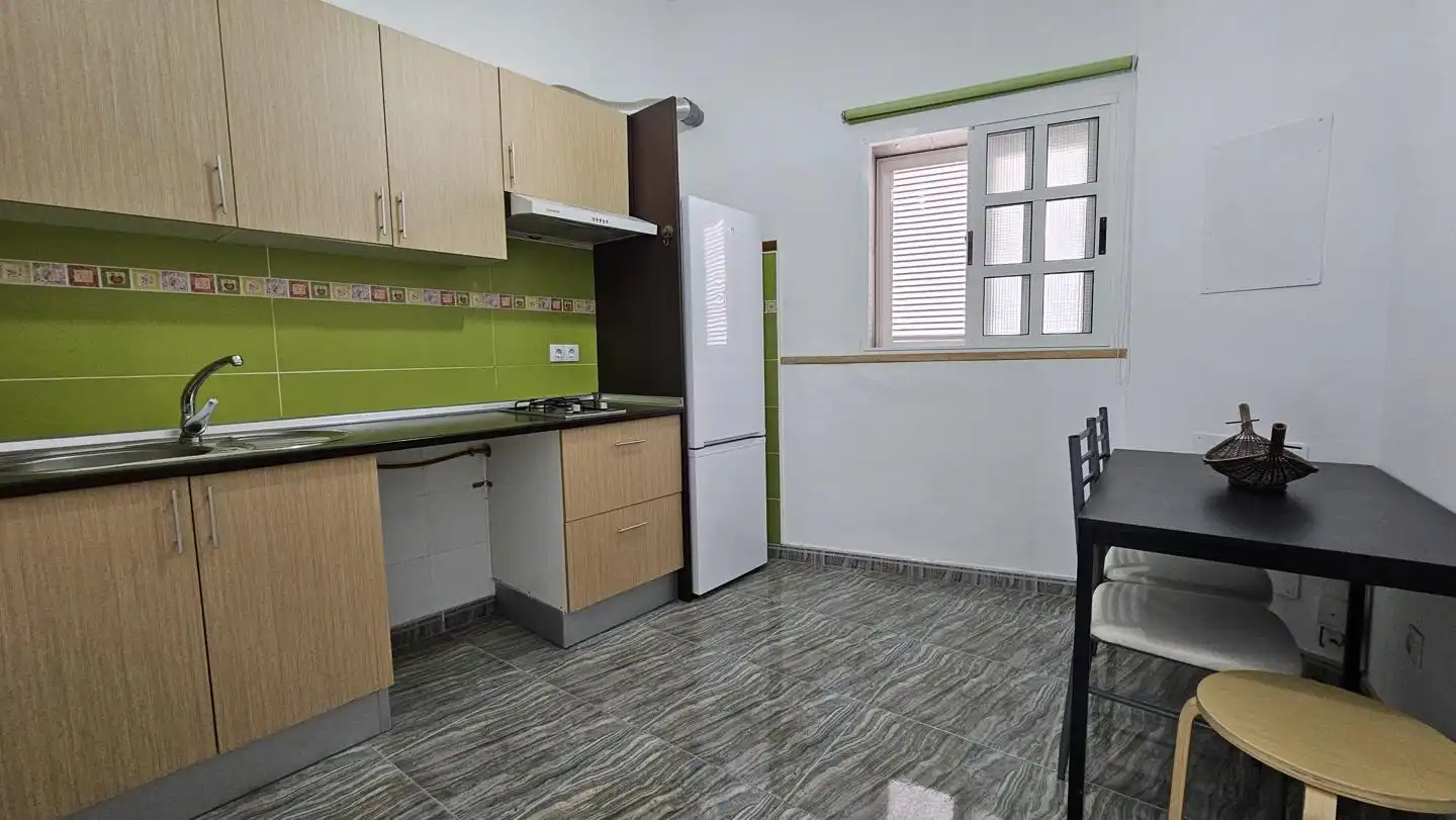 Cuina de Casa o xalet en venda en Santa Lucía de Tirajana amb Jardí privat, Terrassa i Piscina