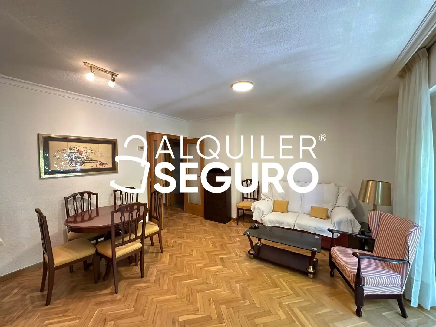 Wohnzimmer von Wohnung zur Miete in Madrid mit Heizung, Schwimmbad und Möbliert