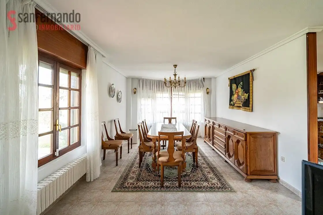 Comedor de Casa o chalet en venta en Penagos con Calefacción, Jardín privado y Parquet