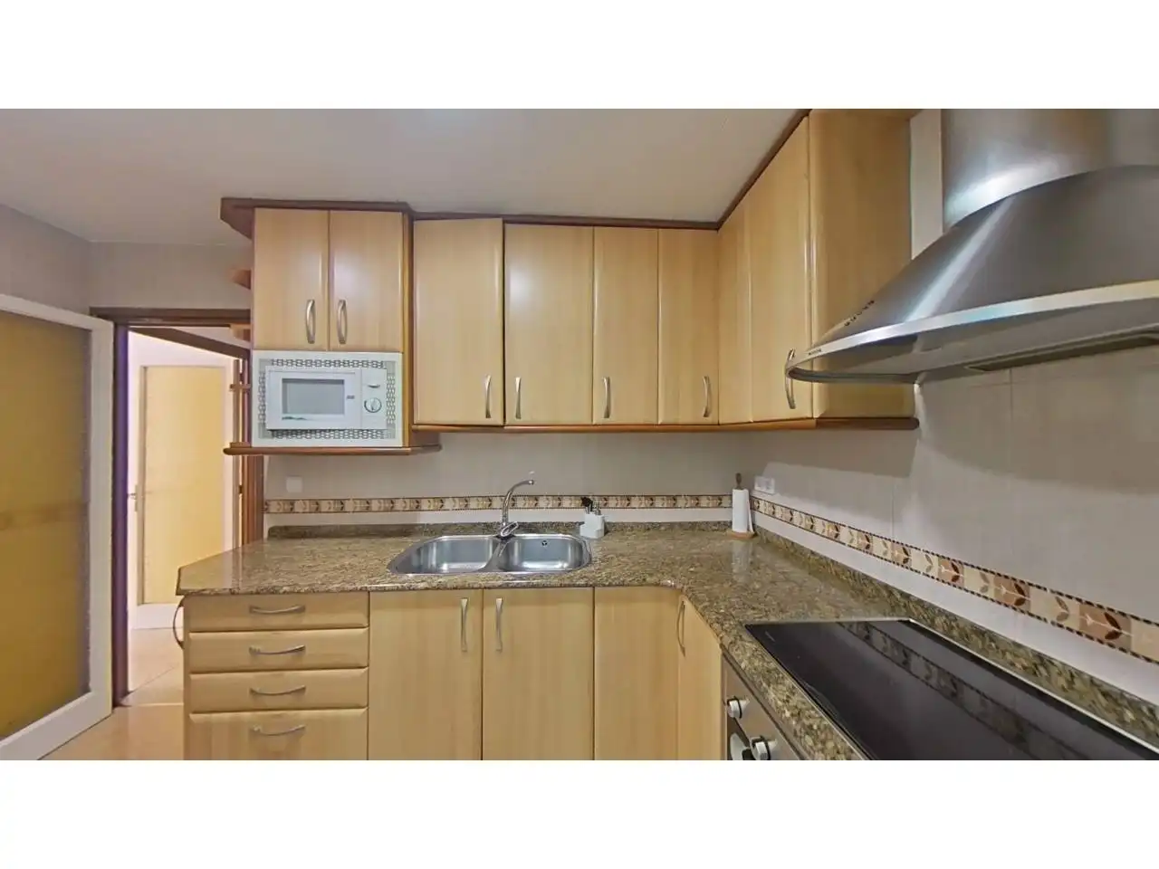 Cuina de Apartament en venda en Canovelles amb Calefacció i Balcó