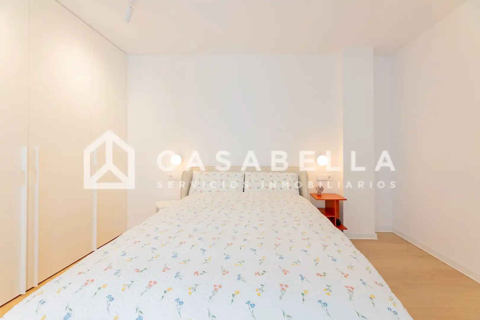 Bedroom of Flat for sale in Valencia  with Air Conditioner, Heating and Terrace