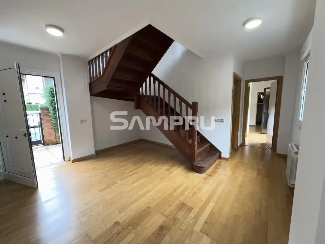Piso en venta en Eskoriatza con Calefacción, Jardín privado y Terraza