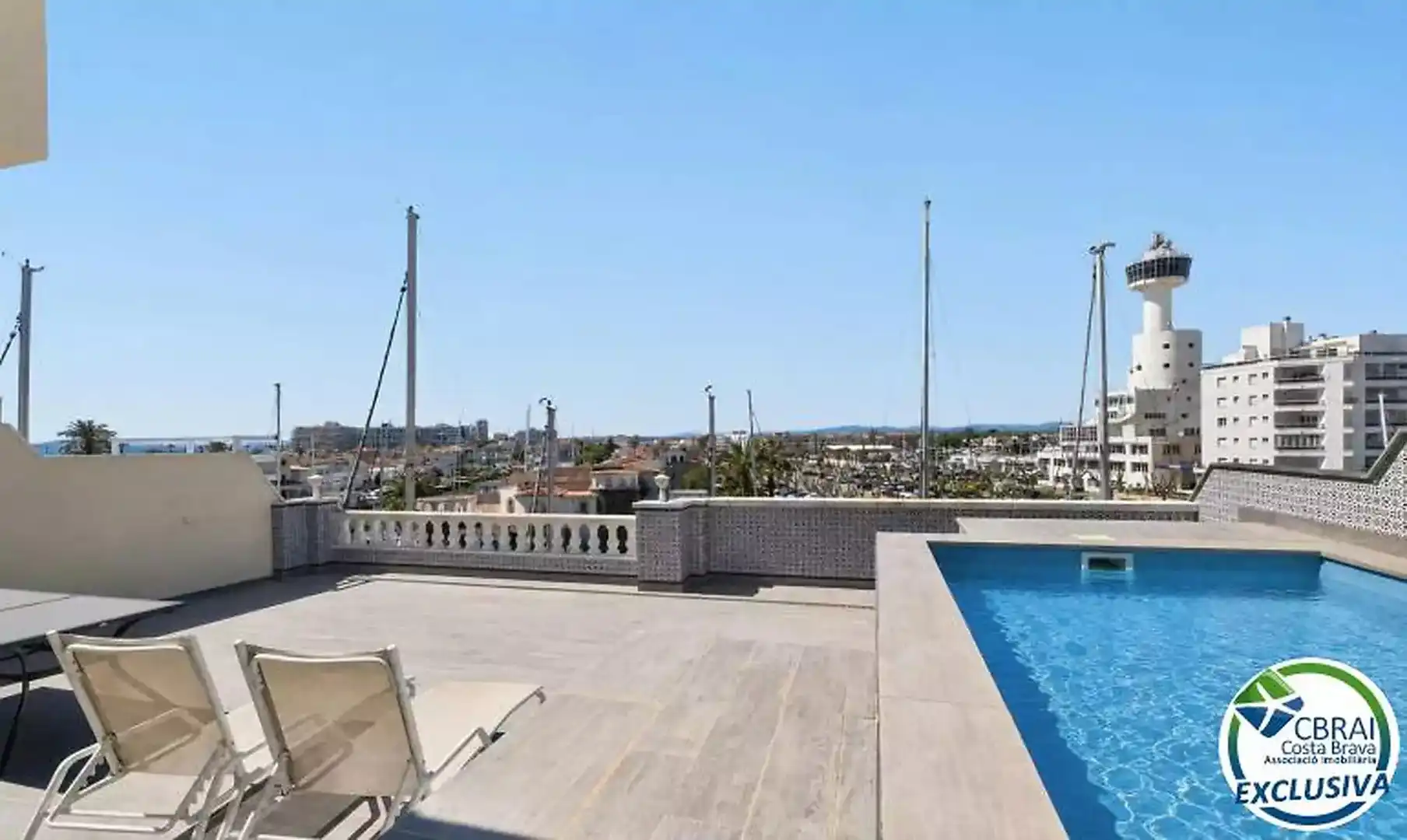 Piscina de Pis en venda en Empuriabrava amb Aire condicionat, Calefacció i Traster
