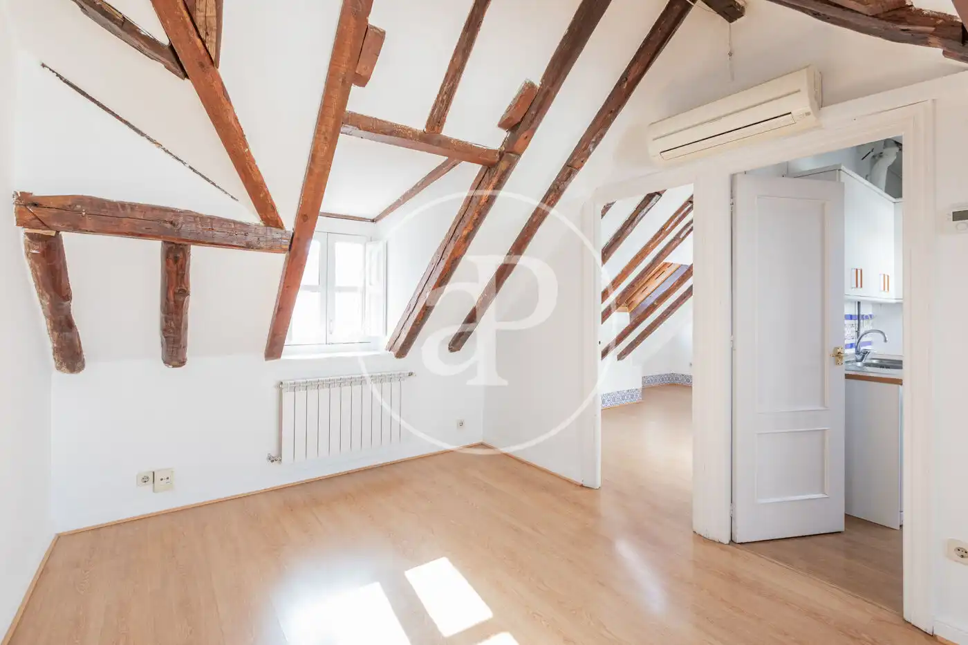 Bedroom of Flat for rent in Madrid  with Air Conditioner, Heating and Terrace