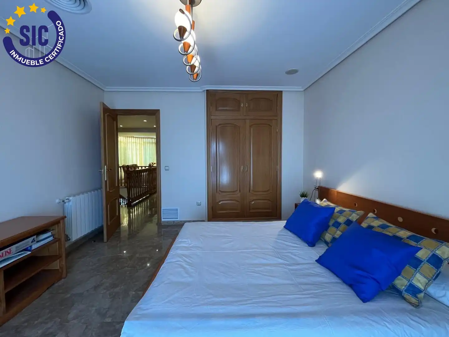 Dormitori de Casa o xalet en venda en Domeño amb Aire condicionat, Calefacció i Terrassa