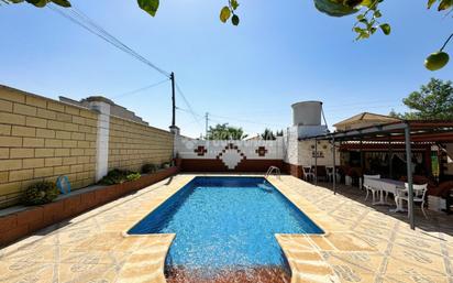 Piscina de Finca rústica en venda en Linares