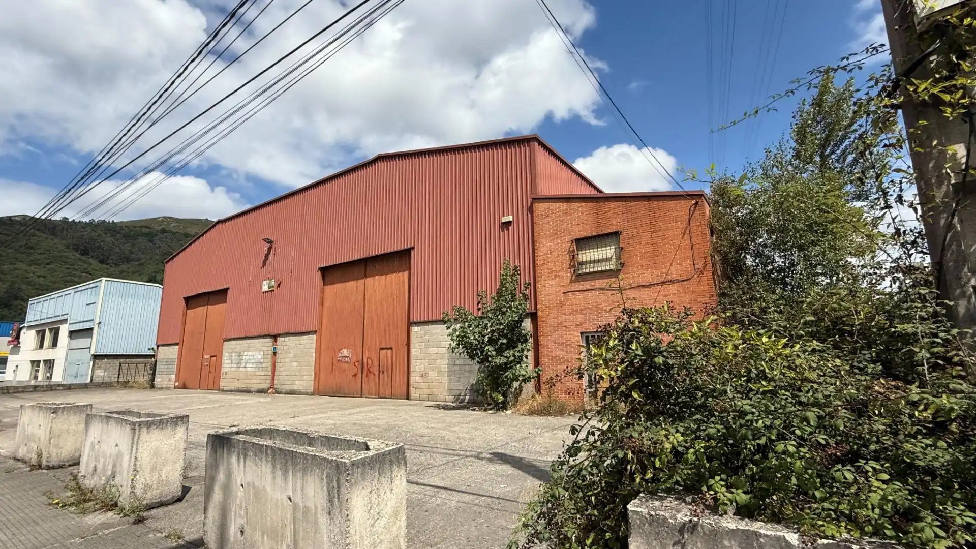 Exterior view of Industrial buildings for sale in Langreo