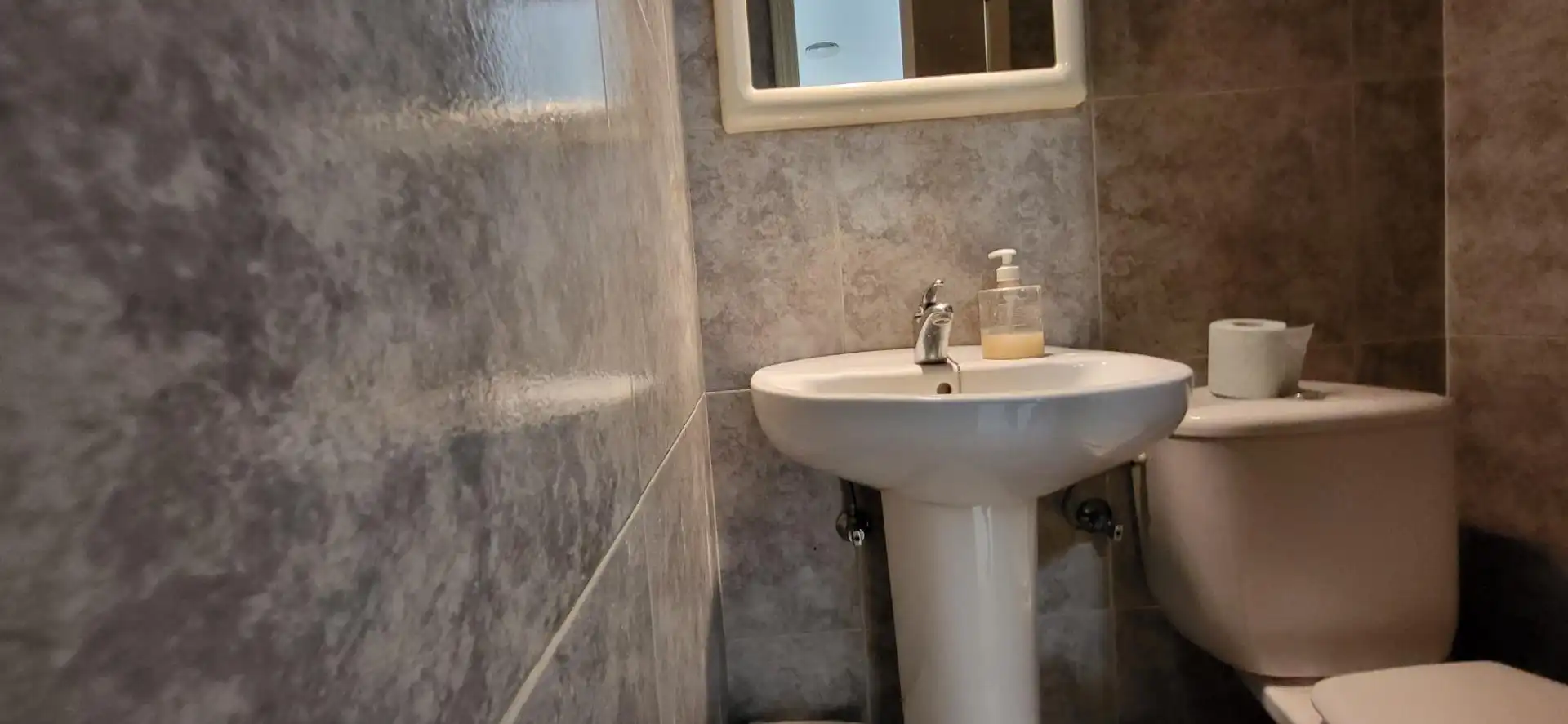 Badezimmer von Geschaftsraum zur Miete in Marbella
