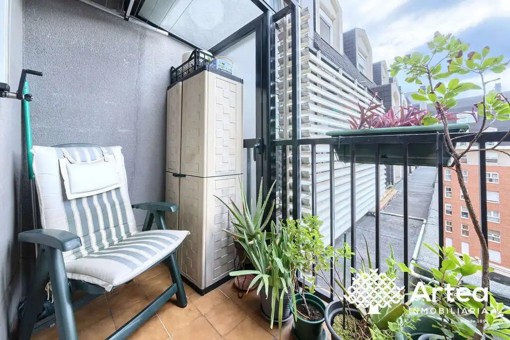 Terraza de Piso en venta en Bilbao  con Calefacción y Trastero