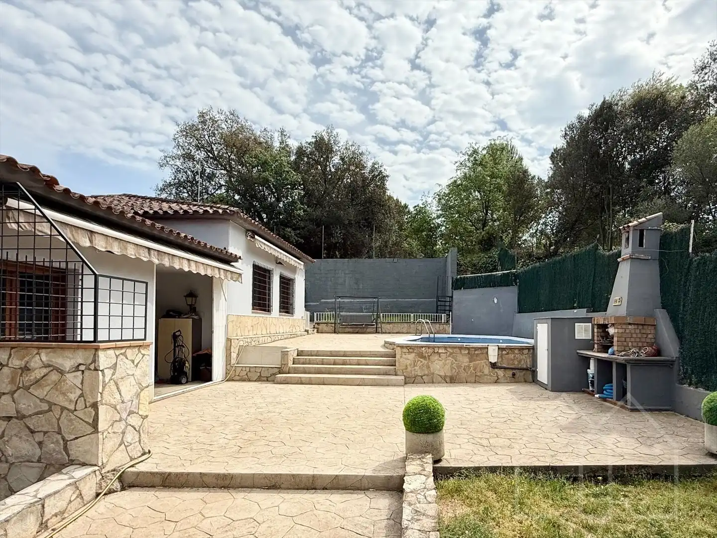 Casa amb piscina en venda a Quart
