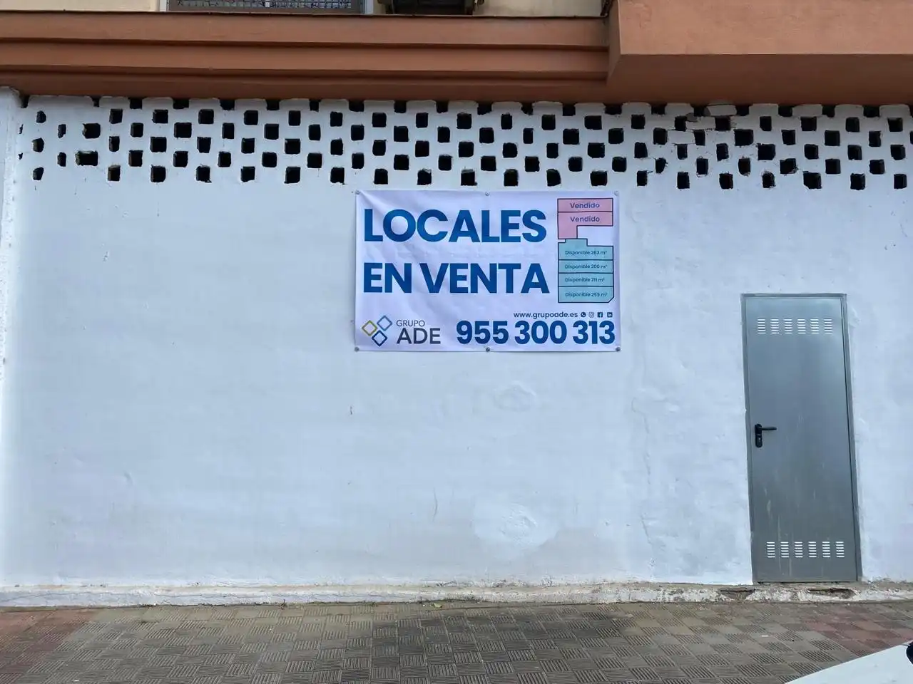 Exterior view of Commercial properties for sale in Alcalá de Guadaira