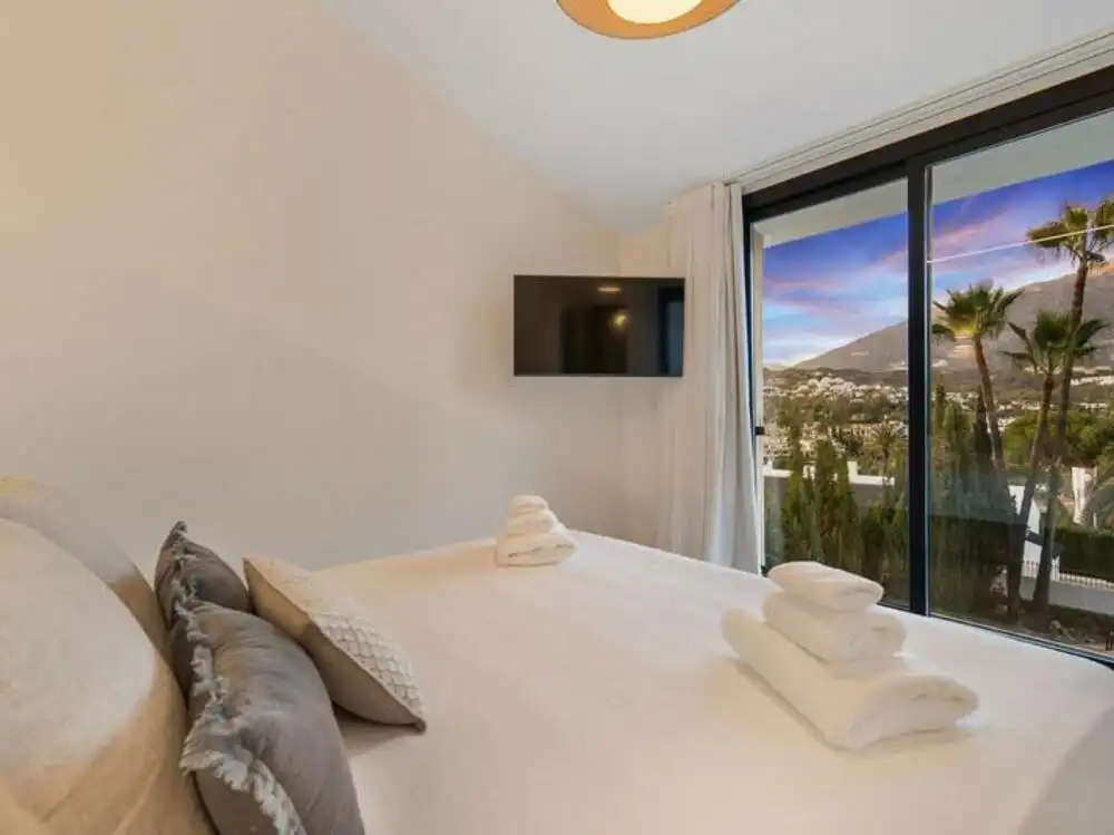Bedroom of Houses for sale in Nueva Andalucía