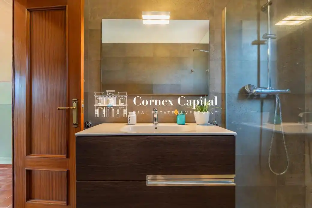 Baño de Finca rústica de alquiler en Fontanilles con Aire acondicionado, Calefacción y Jardín privado