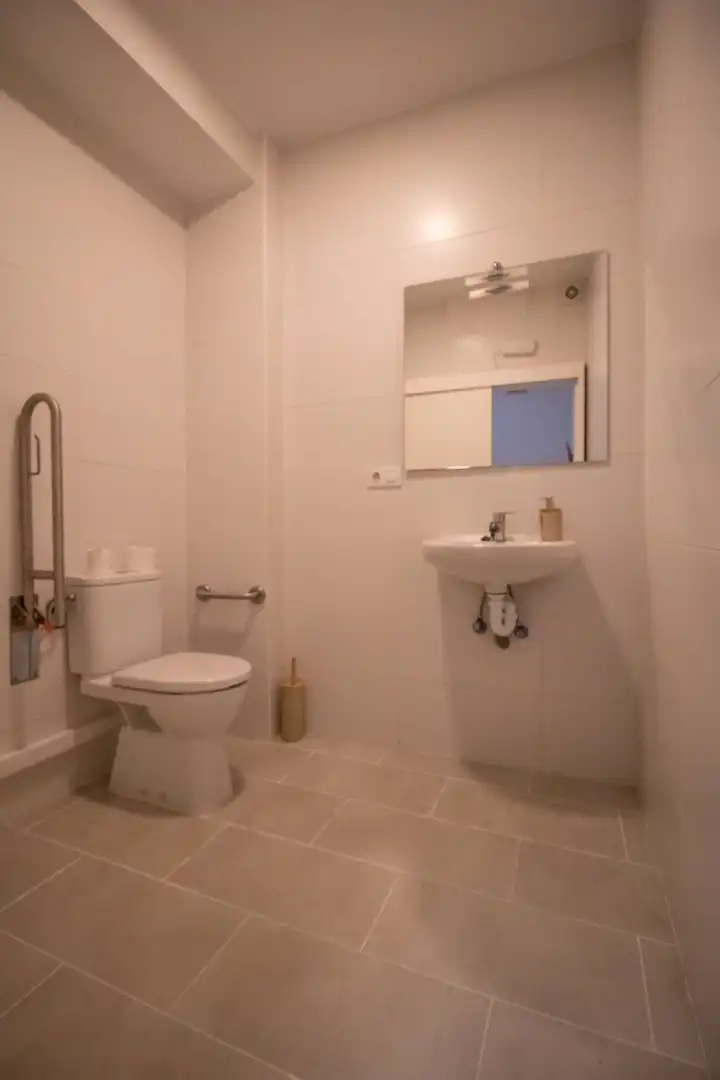 Business premises to rent in Pou, imagen 14