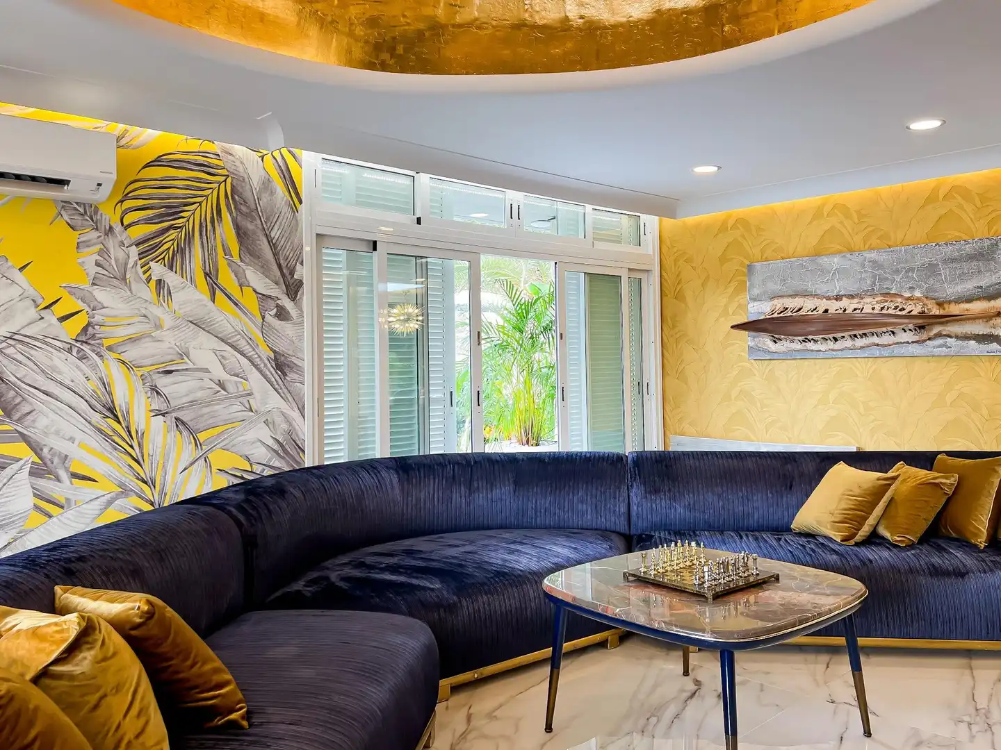 Sala d'estar de Casa o xalet en venda en Adeje amb Aire condicionat, Jardí privat i Terrassa