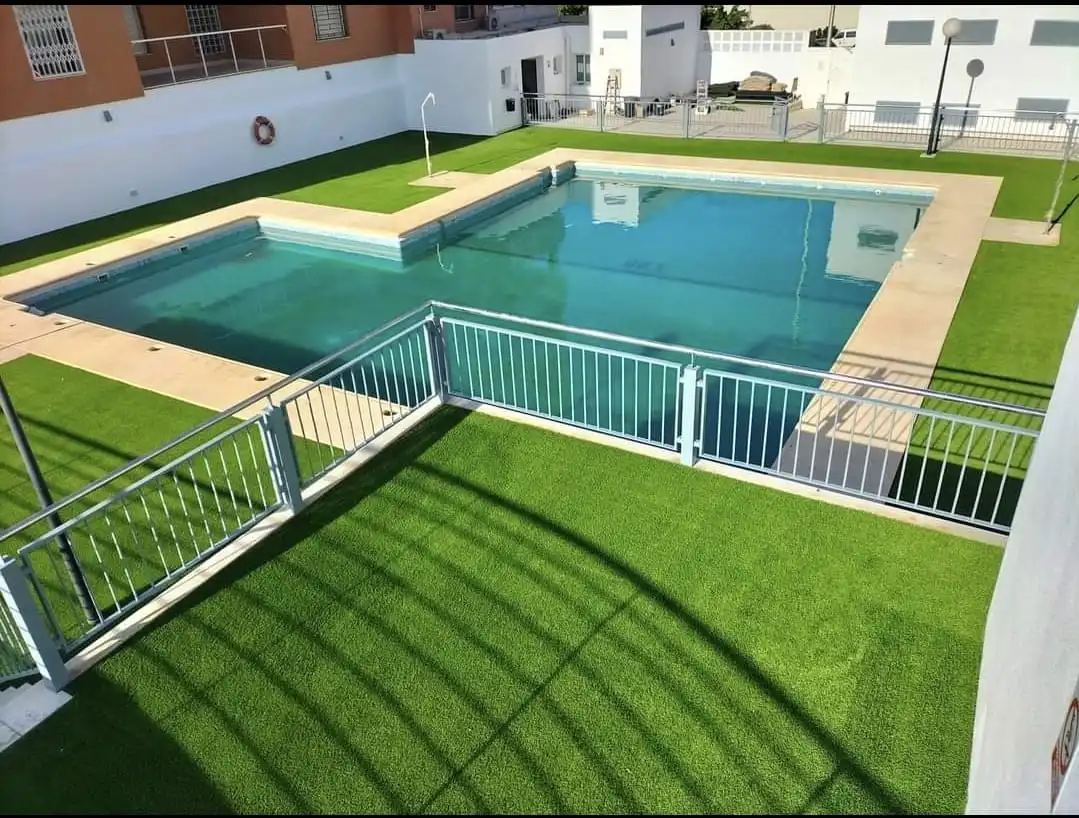 Piscina de Piso de alquiler en Roquetas de Mar con Aire acondicionado, Calefacción y Terraza