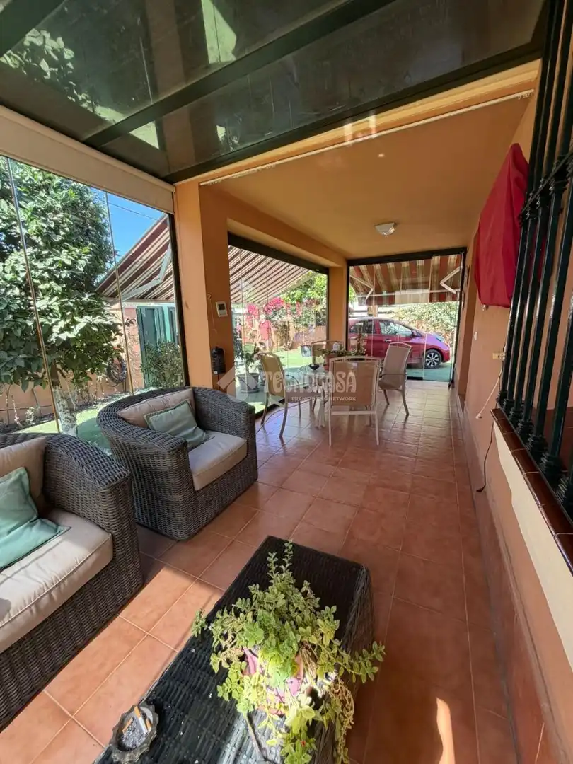 Terrassa de Casa o xalet en venda en Dos Hermanas amb Aire condicionat