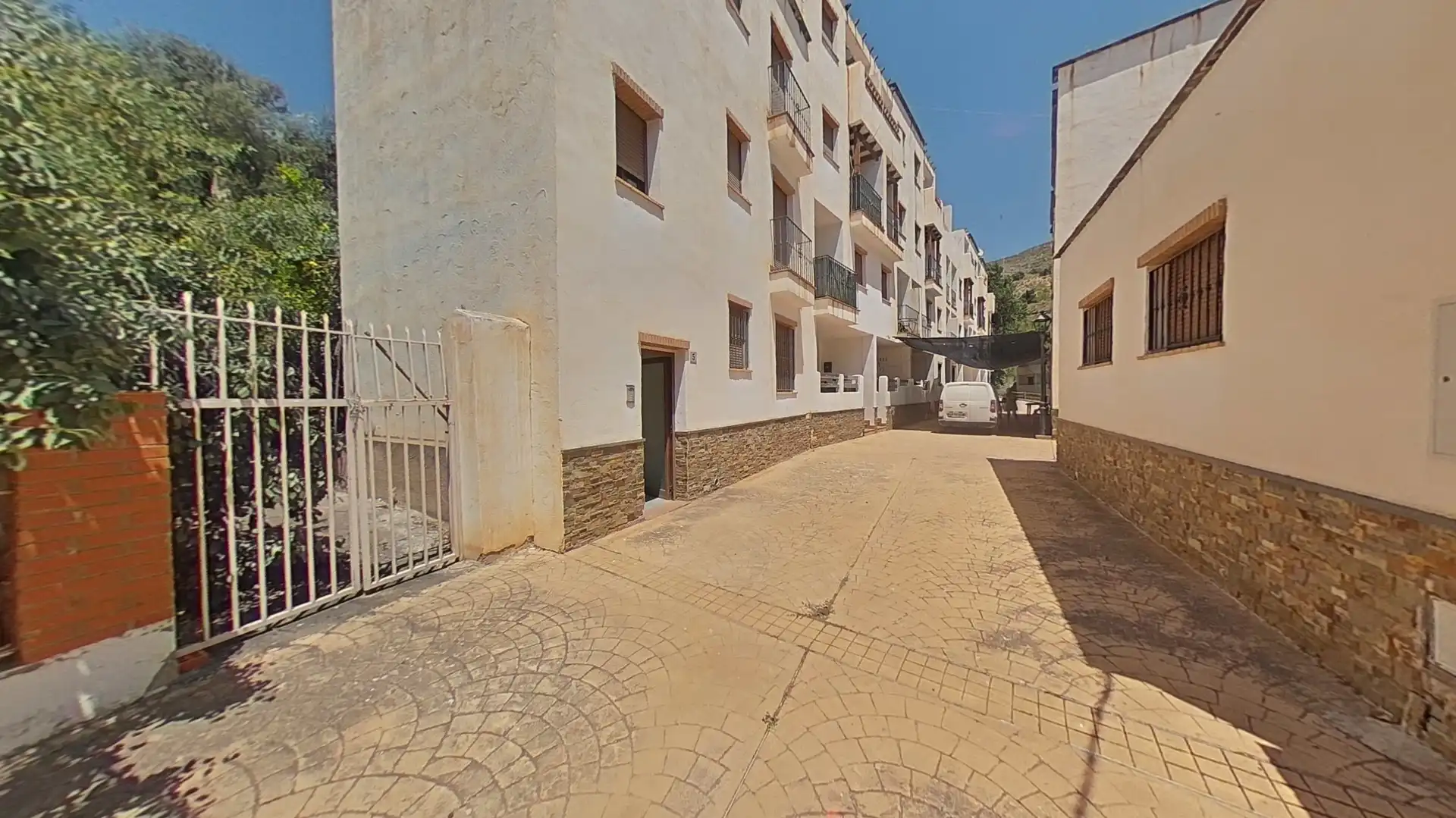 Vista exterior de Pis en venda en Paterna del Río amb Balcó
