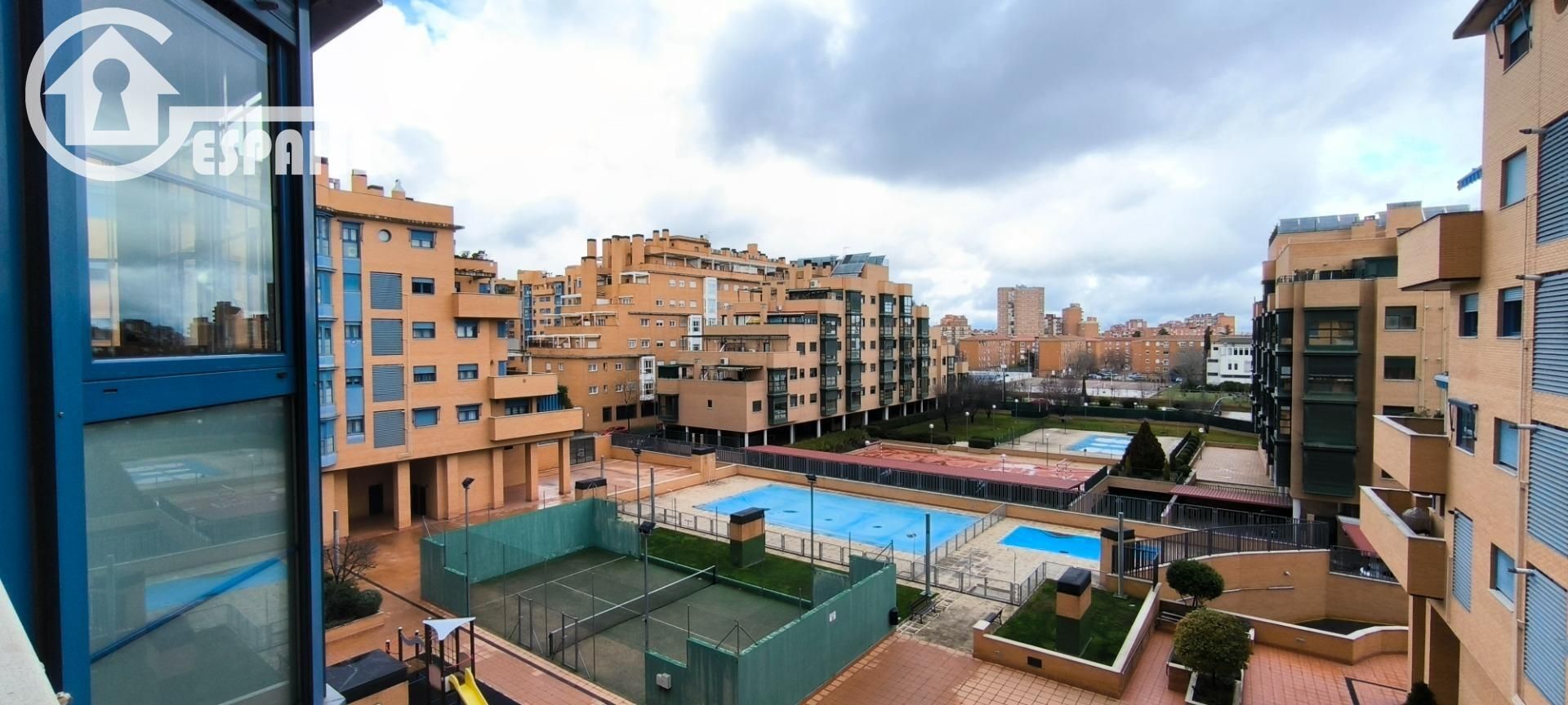 Vista exterior de Pis en venda en  Madrid Capital amb Aire condicionat, Calefacció i Piscina comunitària
