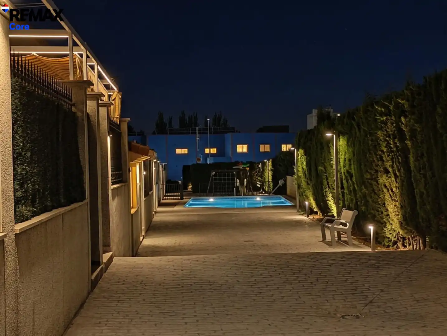 Piscina de Casa adosada en venda en Cáceres amb Aire condicionat, Calefacció i Terrassa