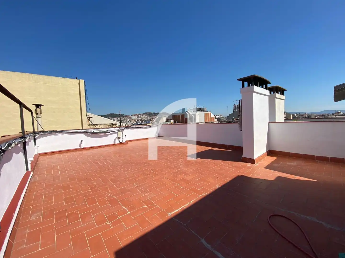 Terrace of Attic for rent in Eixample