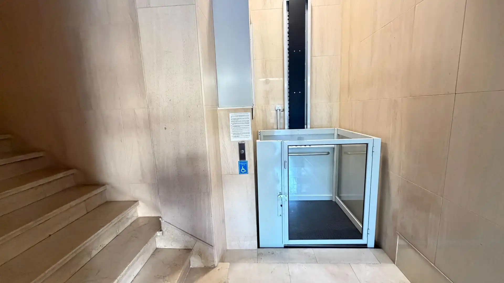 Pis en venda en Vigo  amb Calefacció i Traster
