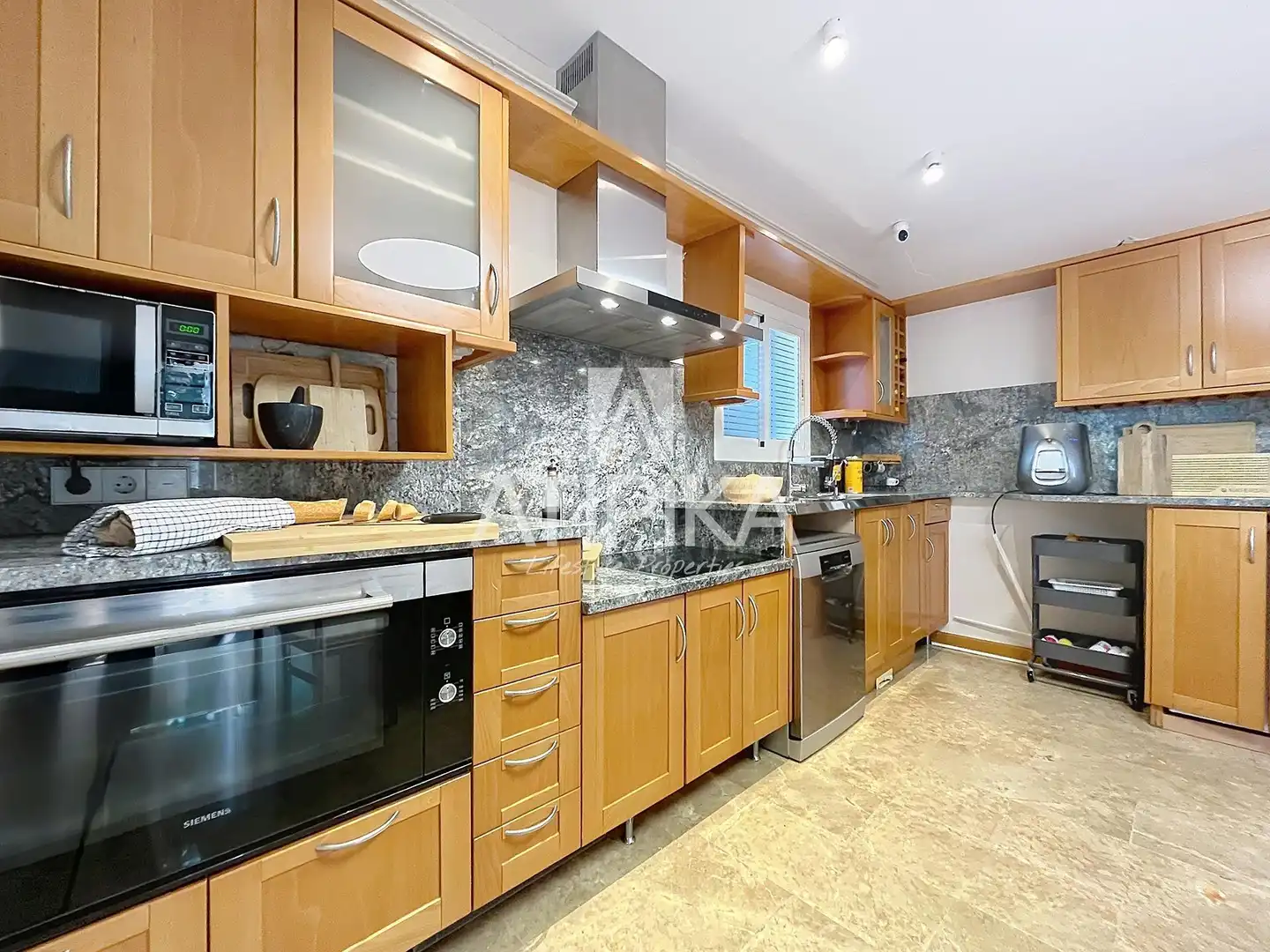 Cocina de Casa o chalet de alquiler en Castelldefels con Aire acondicionado, Calefacción y Terraza
