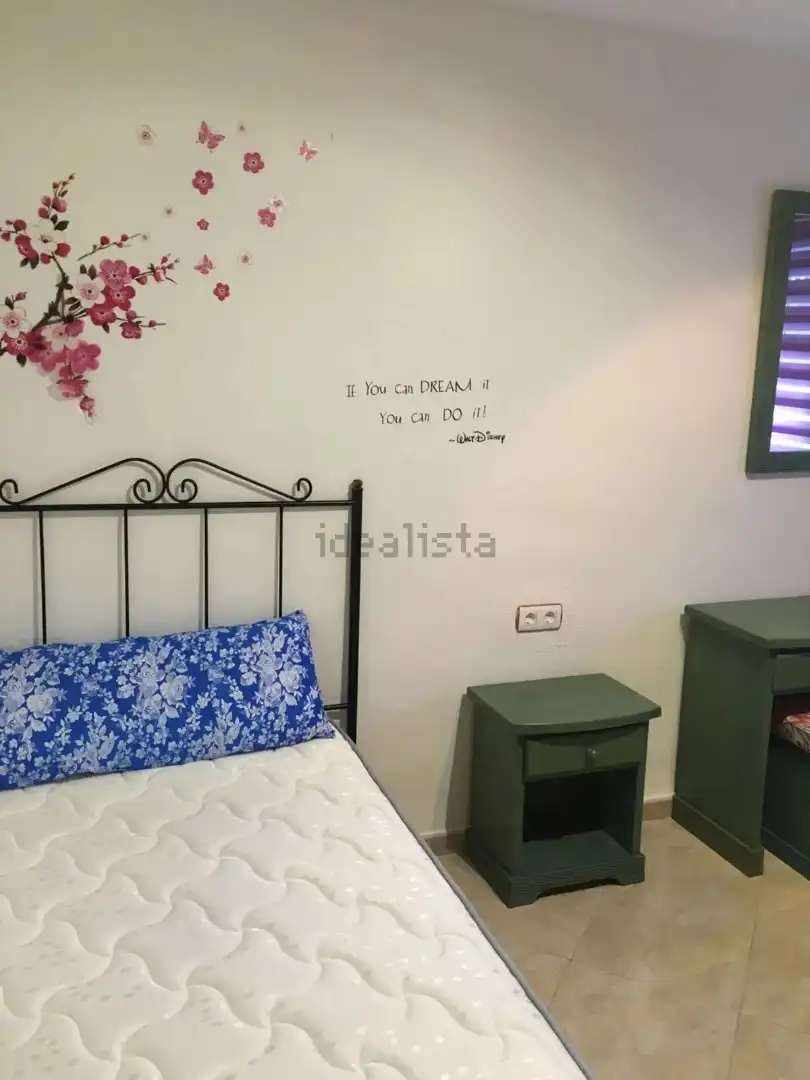 Habitación de Piso de alquiler en Granada con Aire acondicionado, Calefacción y Amueblado