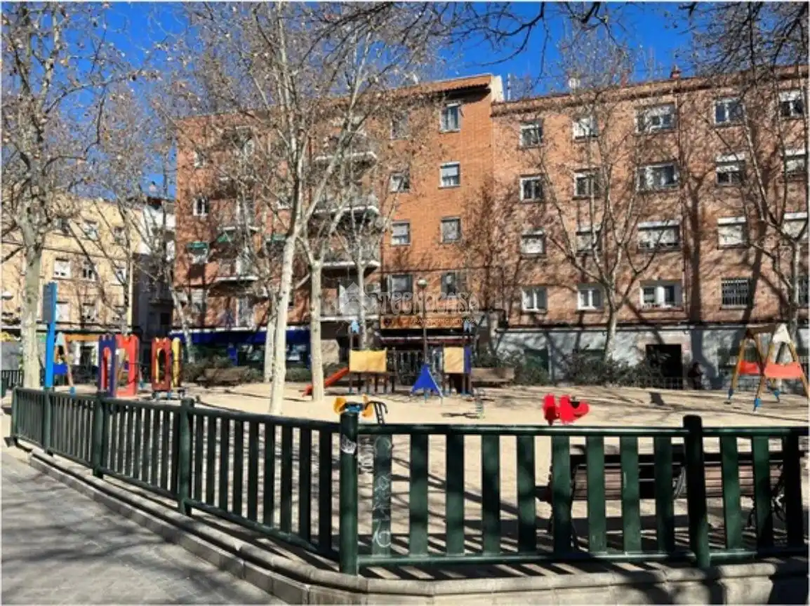 Vista exterior de Piso en venta en Madrid