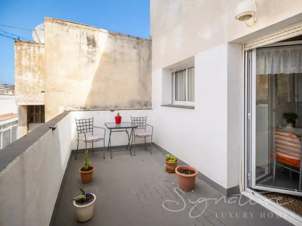 Terraza de Edificio en venta en L'Hospitalet de Llobregat