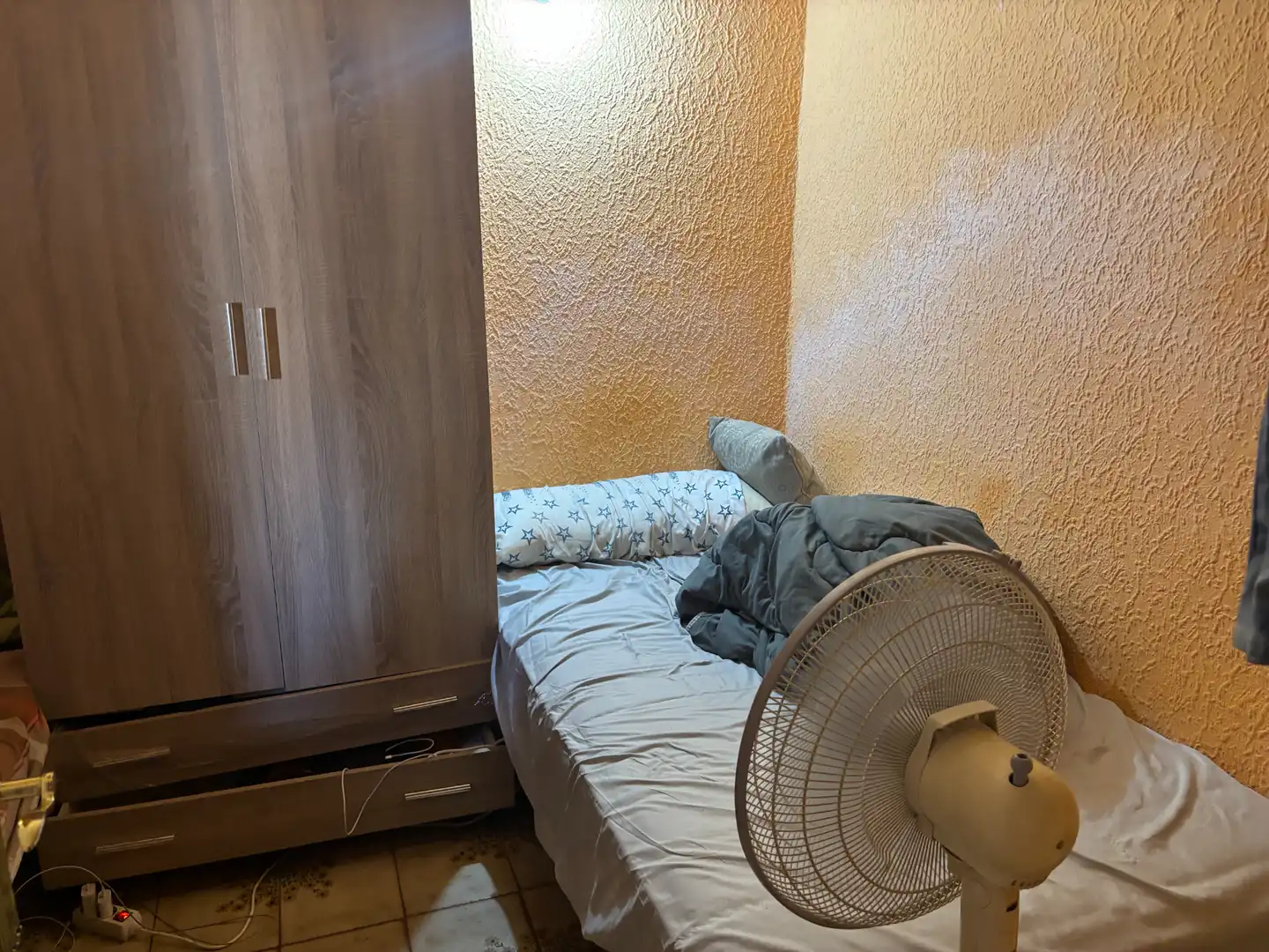 Schlafzimmer von Wohnung zum Verkauf in Badalona mit Ofen