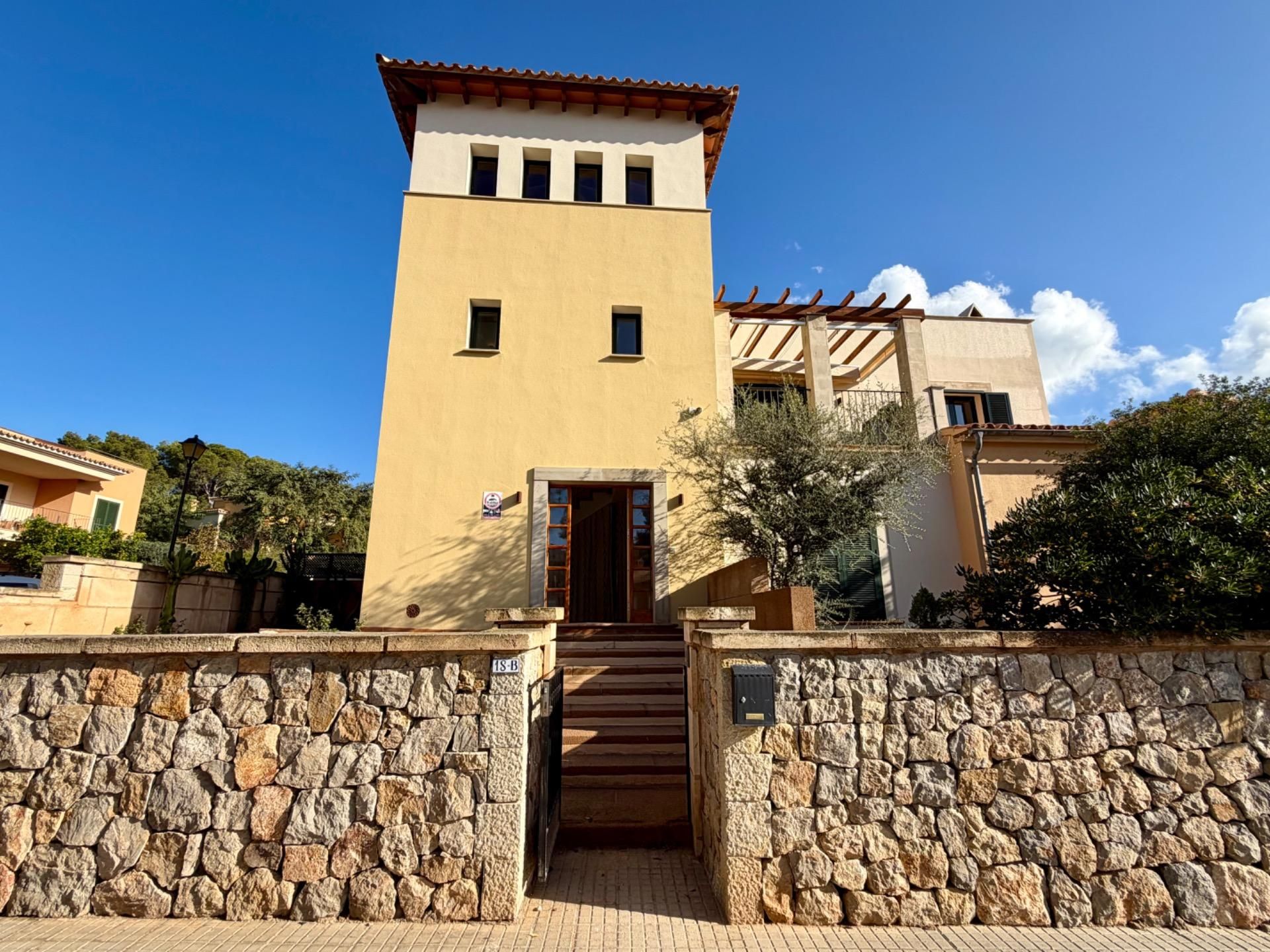 Vista exterior de Casa o xalet en venda en Andratx amb Terrassa