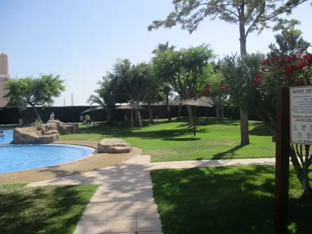 Piscina de Apartamento de alquiler en El Campello con Aire acondicionado, Calefacción y Parquet