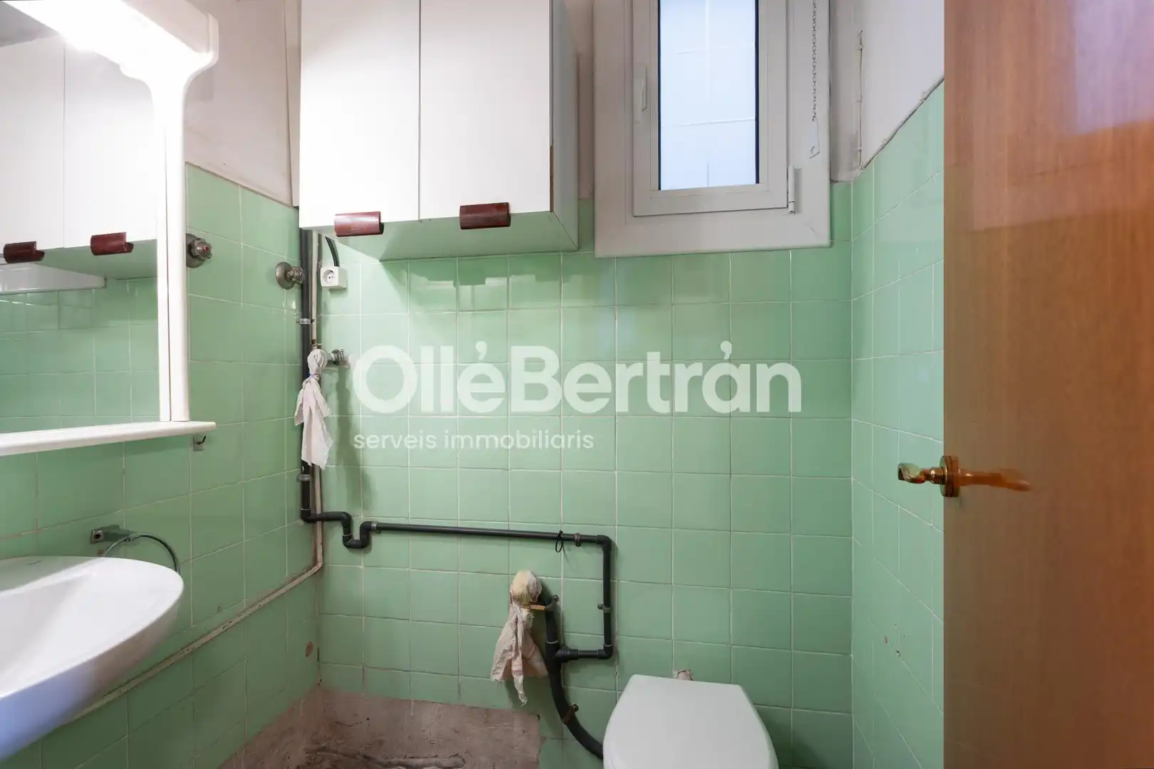 Bany de Pis en venda en Barcelona amb Calefacció