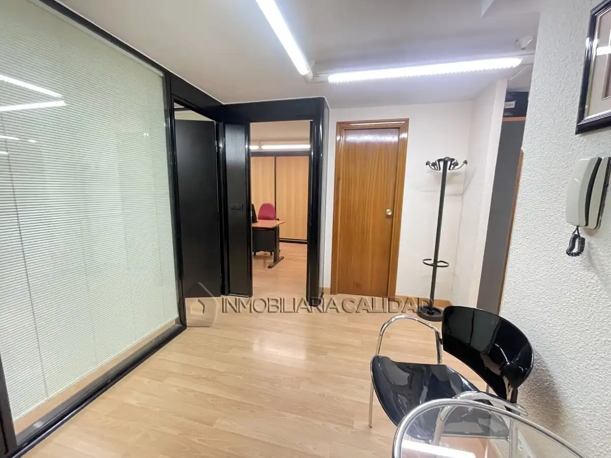 Oficina en venda en Burgos amb Calefacció