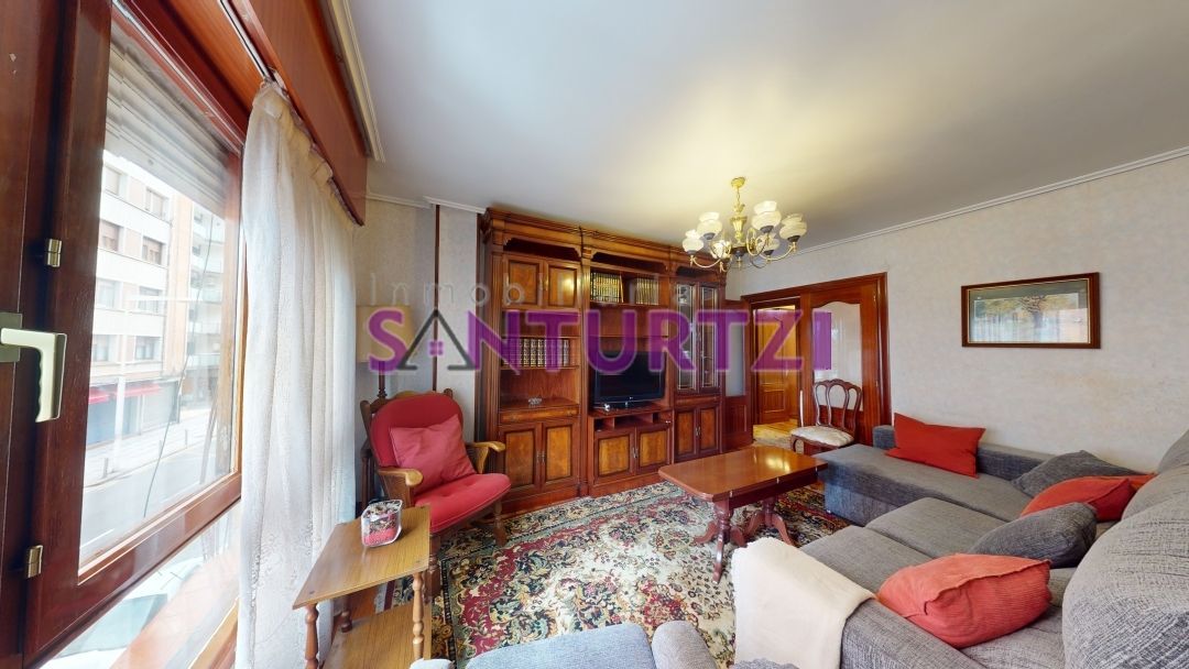 Sala d'estar de Pis en venda en Santurtzi  amb Terrassa