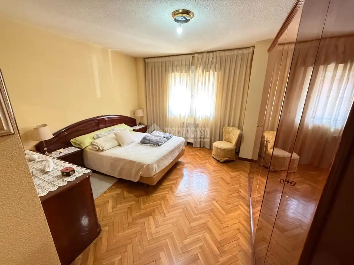 Schlafzimmer von Wohnung zum Verkauf in Guadalajara mit Heizung