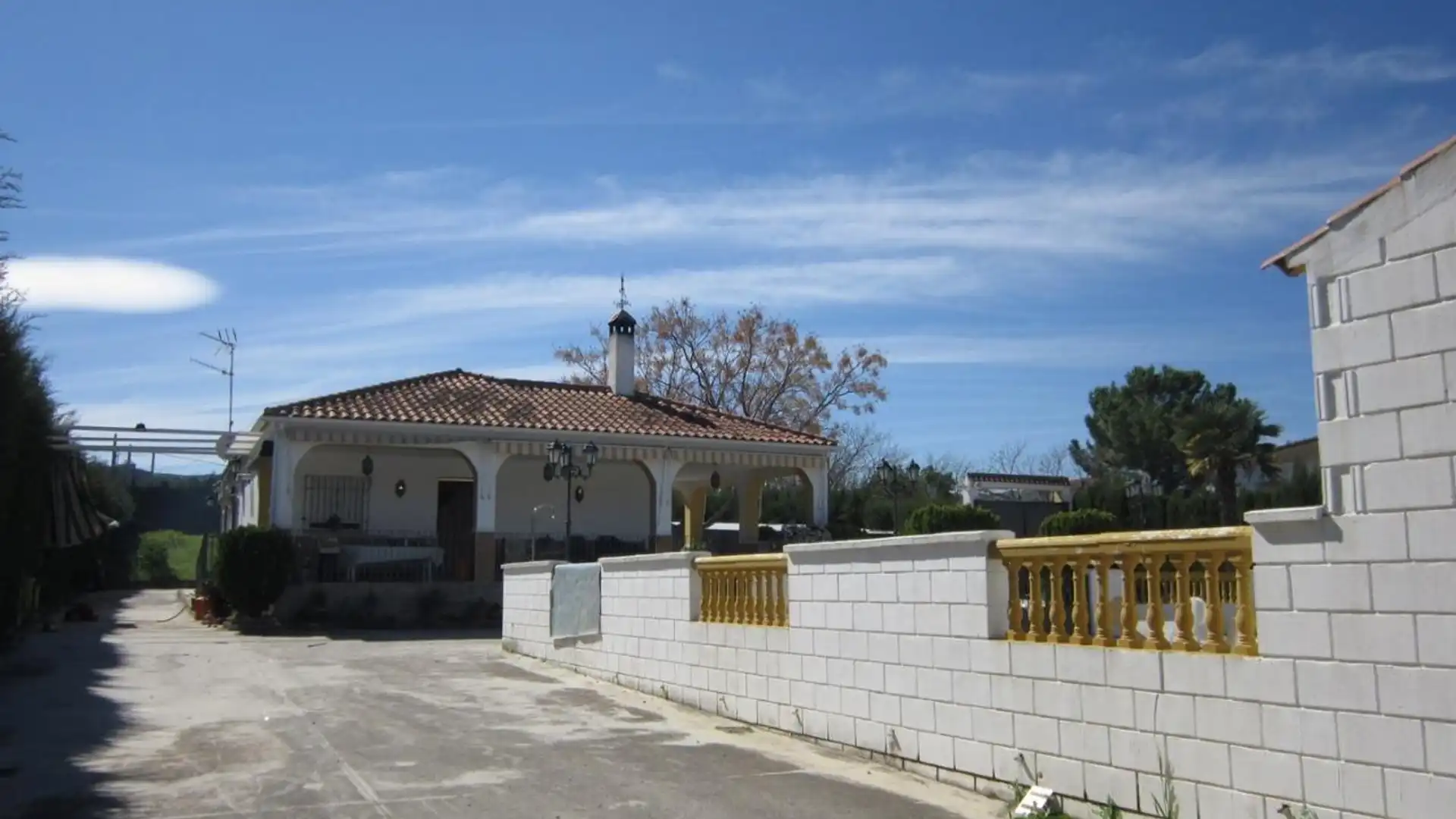 Vista exterior de Casa o chalet en venta en Lucena con Aire acondicionado, Terraza y Trastero