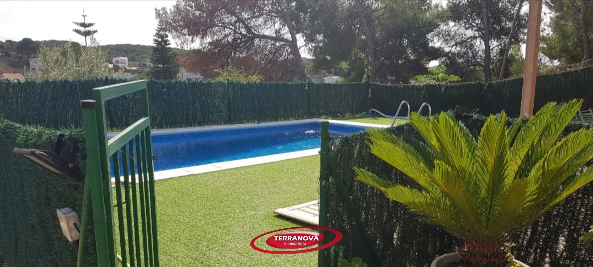 Piscina de Casa o xalet en venda en Calafell amb Aire condicionat, Calefacció i Jardí privat