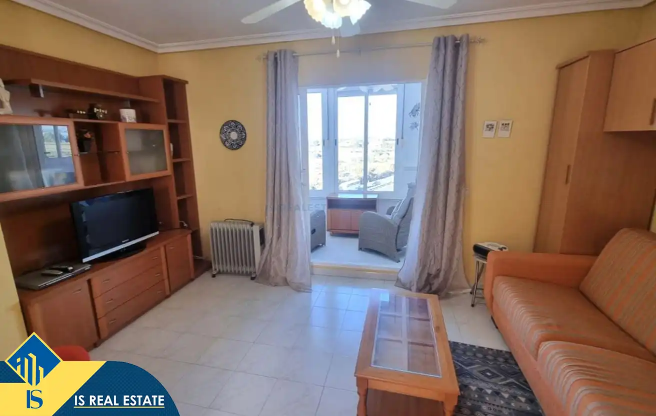 Sala d'estar de Estudi en venda en Torrevieja amb Calefacció, Terrassa i Moblat