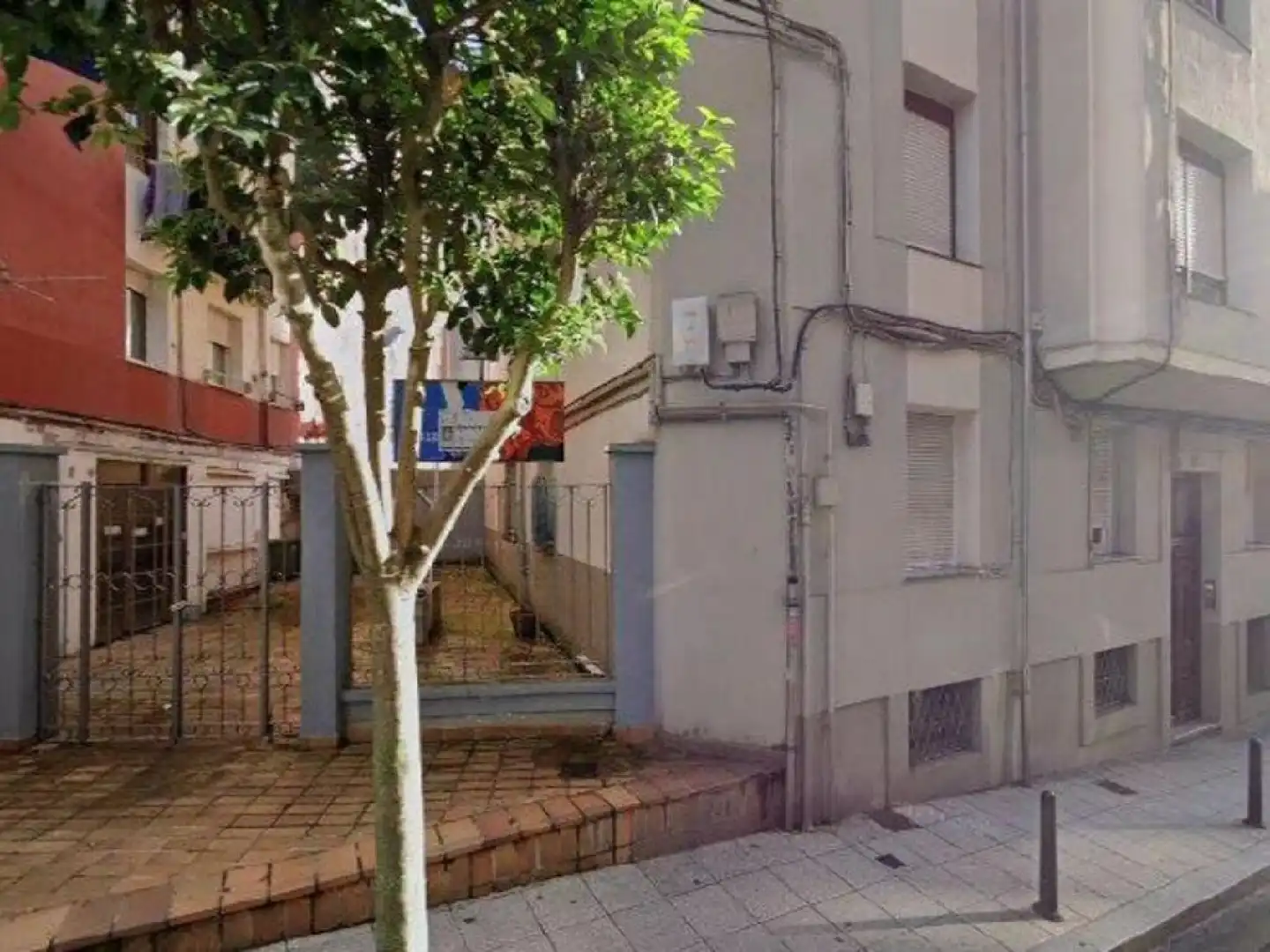 Vista exterior de Piso en venta en Cuatro Caminos
