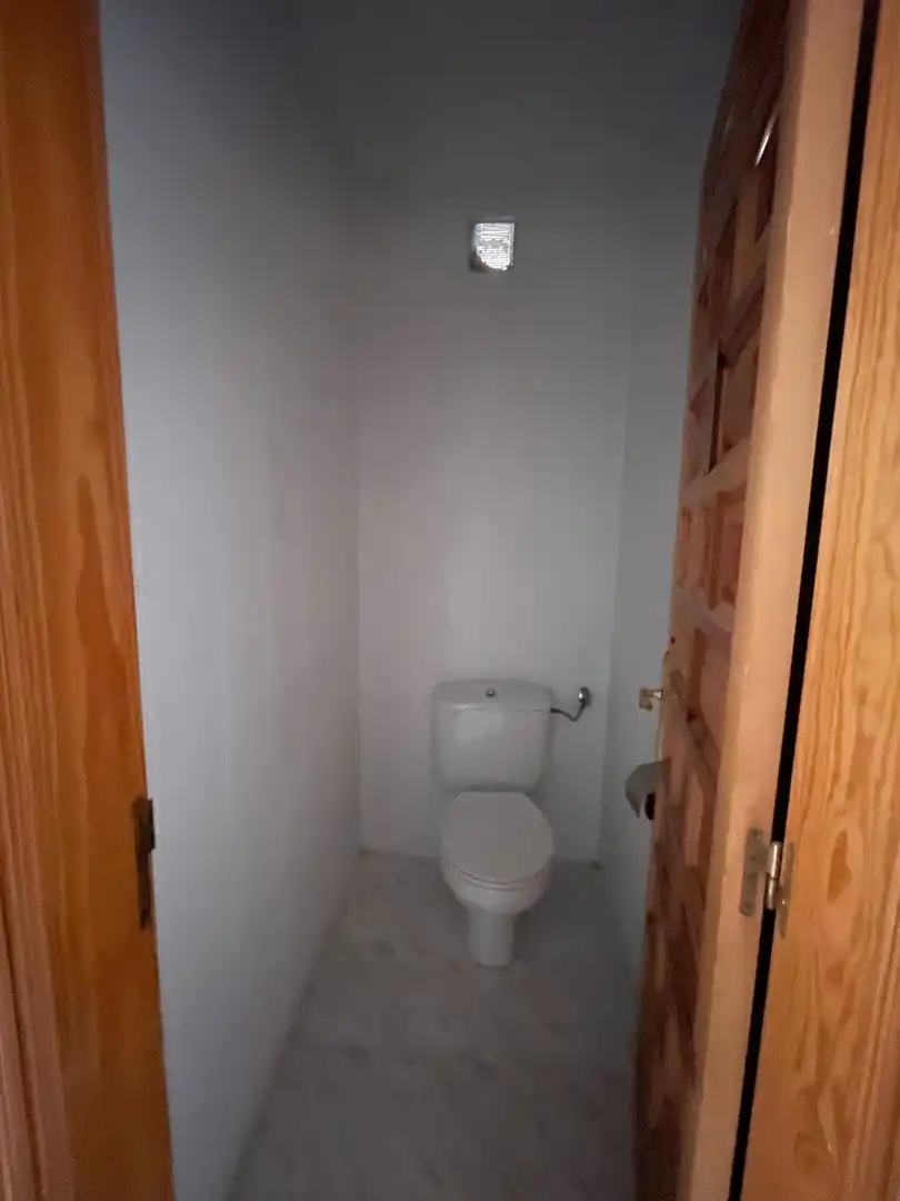 Baño de Oficina de alquiler en Alcalá de Henares