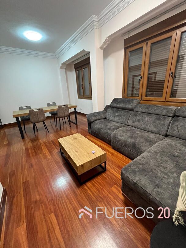 Sala de estar de Piso en venta en Barakaldo  con Calefacción, Piscina y Amueblado