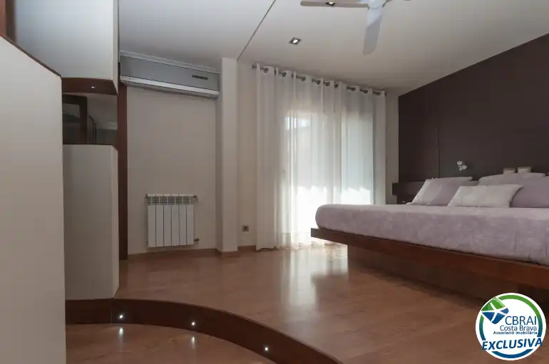 Dormitori de Casa o xalet en venda en Roses amb Calefacció i Traster