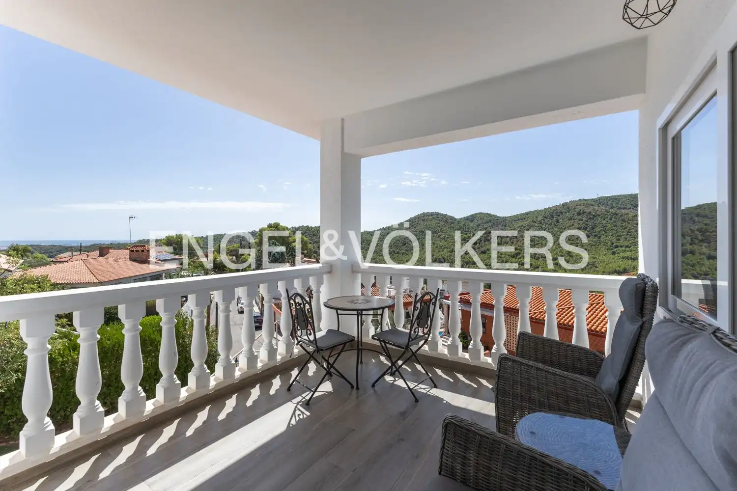 House with pool for sale in Gilet