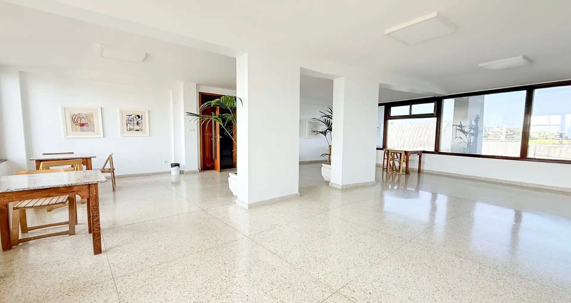 Piso en venta en Vigo  con Calefacción, Jardín privado y Amueblado