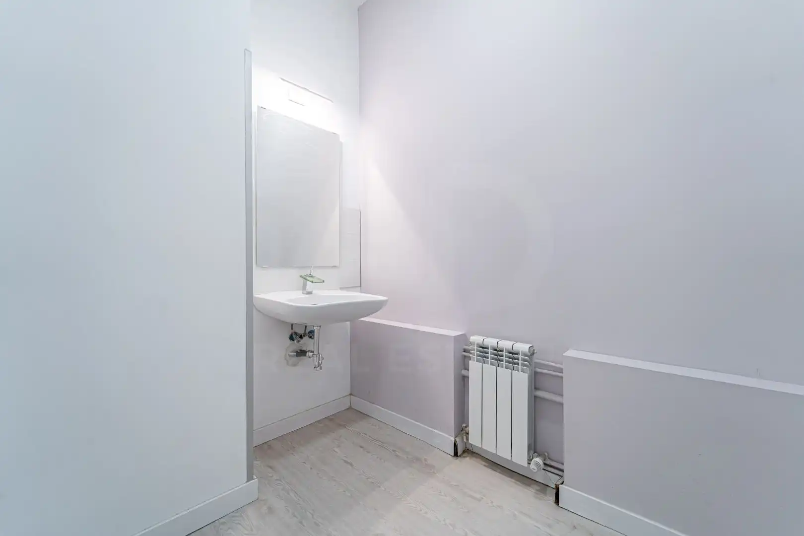 Bathroom of Commercial properties for sale in Madrid