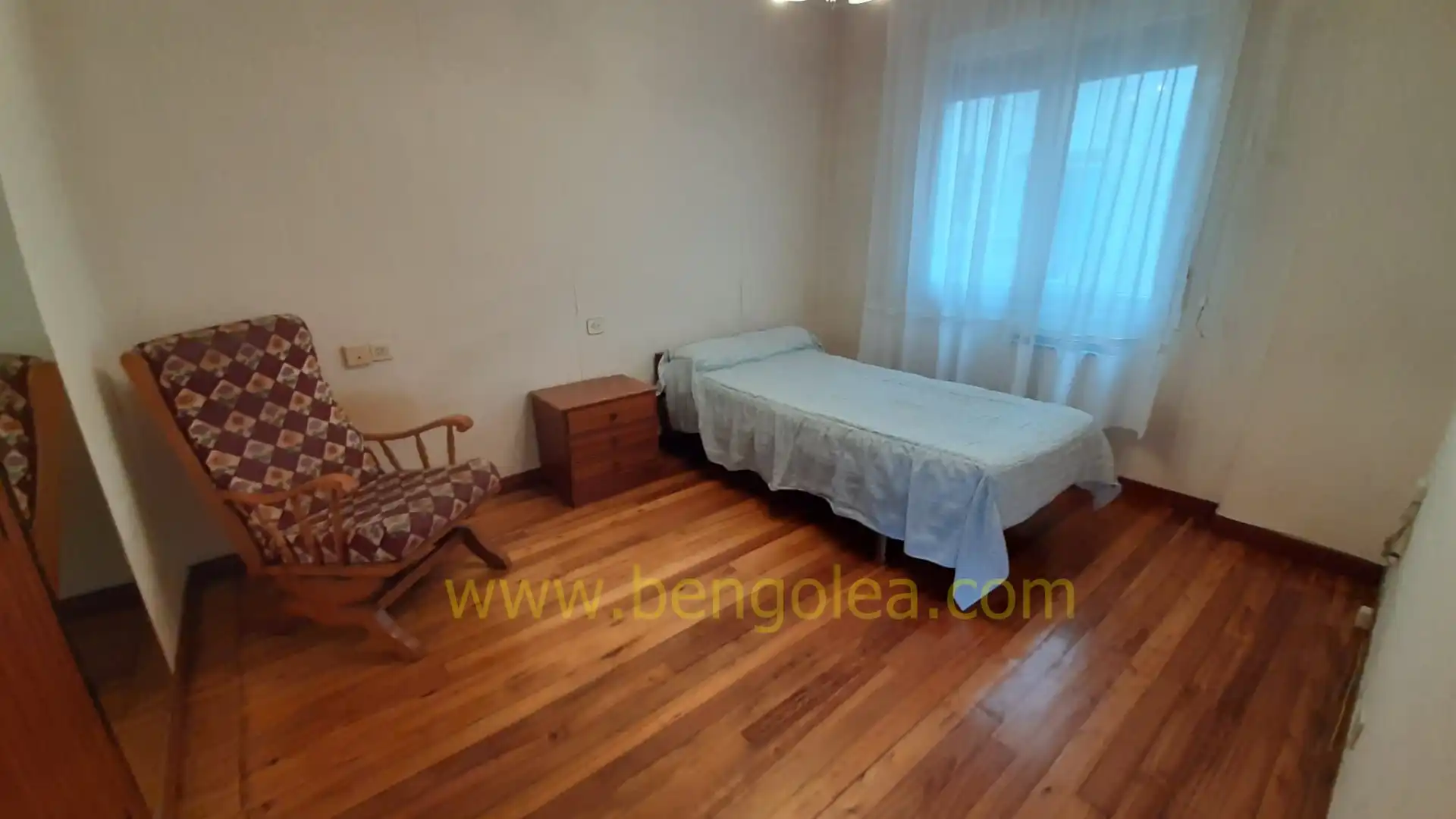 Habitación de Piso en venta en Barakaldo  con Terraza, Trastero y Amueblado